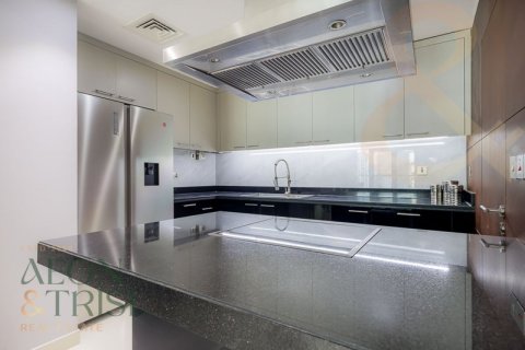 Apartamento en Business Bay, Dubai, 2 dormitorios, 156 m², № 60687 - foto 2