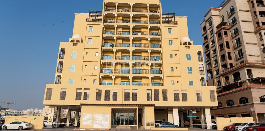 Appartement à Al Warsan, Dubai, 2 chambres, 122 m², № 114378