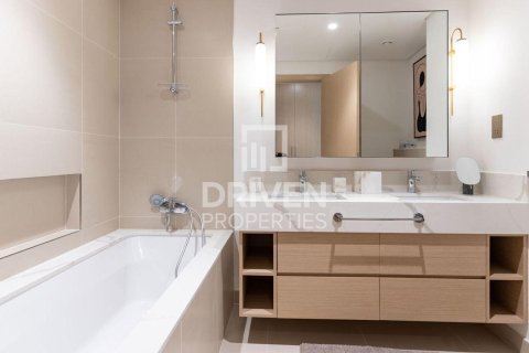 Снять в аренду квартиру в 17 Icon Bay, Dubai Creek Harbour (The Lagoons), Дубай: 2 спальни, 105.07м², № 129240 - фото 16