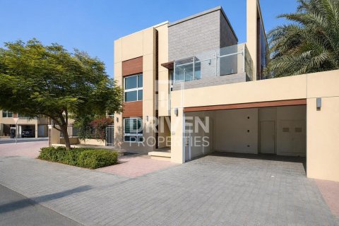 Снять в аренду виллу в Dubai Science Park, Дубай: 4 спальни, 485.42м², № 128336 - фото 29