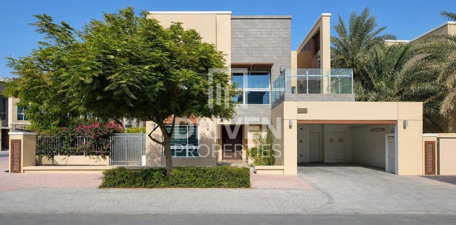 Вилла в Dubai Science Park, Дубай, 4 спальни, 485.42м², № 128336