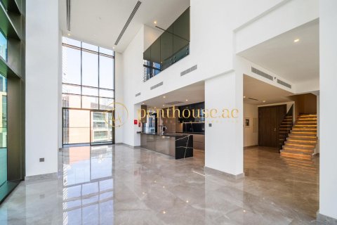 Duplex in Business Bay, Dubai 4 bedrooms, 438 sq.m. № 8695