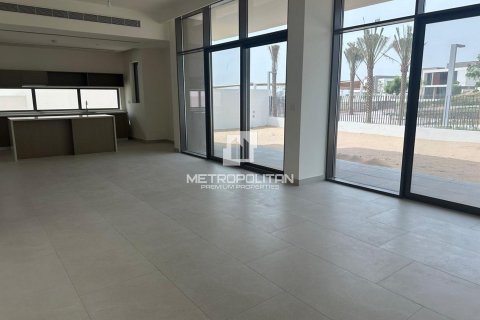 Villa à Al Furjan, Dubai, 5 chambres, 651 m², № 73137