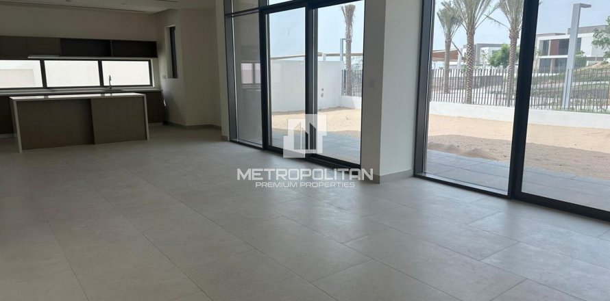Villa in Al Furjan, Dubai 5 bedrooms, 651 sq.m. № 73137