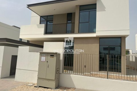 Villa in Al Furjan, Dubai 5 bedrooms, 651 sq.m. № 73137 - photo 3