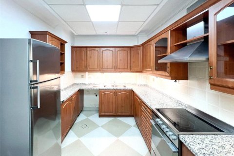Apartment in The Crescent, Palm Jumeirah, Dubai 2 bedrooms, 163 sq.m. № 43832 - photo 4