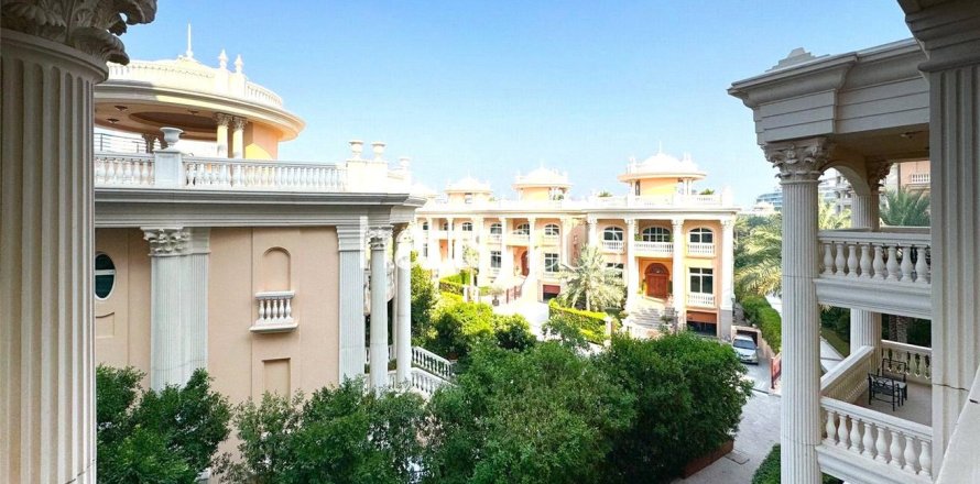 Apartment in The Crescent, Palm Jumeirah, Dubai 2 bedrooms, 163 sq.m. № 43832