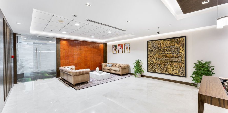 Oficina en Dubai, 451.3 m², № 115083
