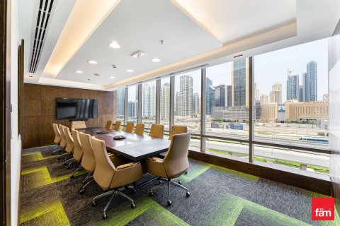 Oficina en Dubai, 451.3 m², № 115083 - foto 23
