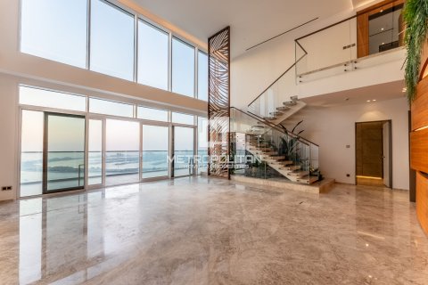 Apartment in 1 JBR, Jumeirah Beach Residence, Dubai 5 bedrooms, 963 sq.m. № 72720 - photo 11
