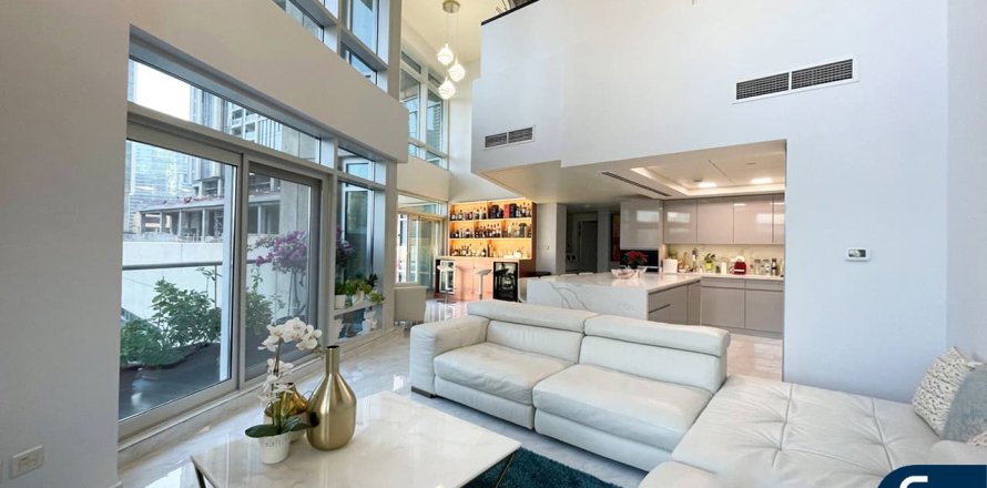 Apartment in Downtown Dubai (Downtown Burj Dubai), Dubai 3 bedrooms, 348 sq.m. № 88888