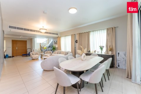 Villa in Jumeirah Park, Dubai 4 bedrooms, 515.8 sq.m. № 109544 - photo 11