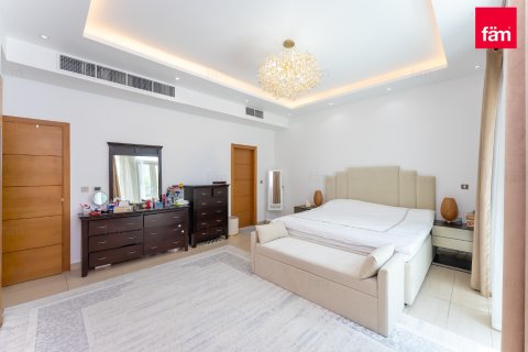 Villa in Jumeirah Park, Dubai 4 bedrooms, 515.8 sq.m. № 109544 - photo 3