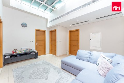 Villa in Jumeirah Park, Dubai 4 bedrooms, 515.8 sq.m. № 109544 - photo 9