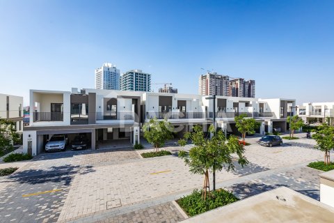 Townhouse in Tilal Al Ghaf, Dubai 3 bedrooms, 203 sq.m. № 118936 - photo 15