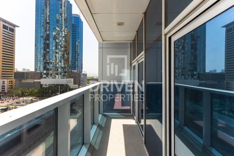Снять в аренду квартиру в Marina Arcade Tower, Дубай Марина, Дубай: 2 спальни, 115.48м², № 129821 - фото 2