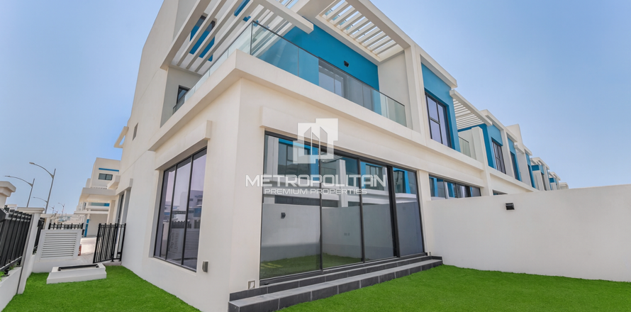 Townhouse in Damac Lagoons, Dubai 5 bedrooms, 288 sq.m. № 73987