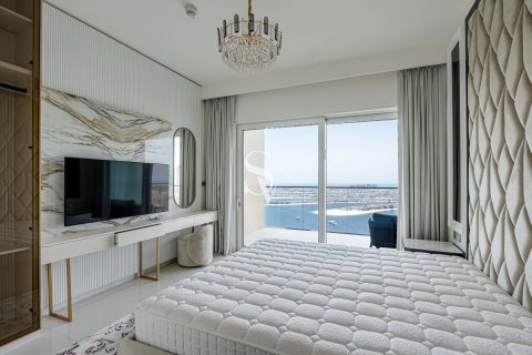 Apartment in EMAAR Beachfront, Dubai Harbour, Dubai 3 bedrooms, 211 sq.m. № 109028 - photo 18