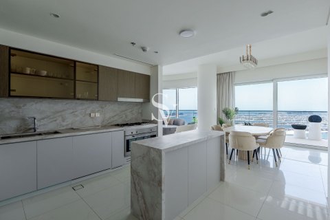 Apartment in EMAAR Beachfront, Dubai Harbour, Dubai 3 bedrooms, 211 sq.m. № 109028 - photo 13
