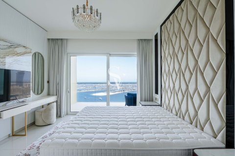 Apartment in EMAAR Beachfront, Dubai Harbour, Dubai 3 bedrooms, 211 sq.m. № 109028 - photo 17