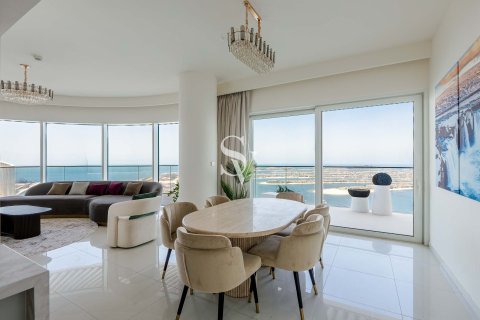 Apartment in EMAAR Beachfront, Dubai Harbour, Dubai 3 bedrooms, 211 sq.m. № 109028 - photo 8