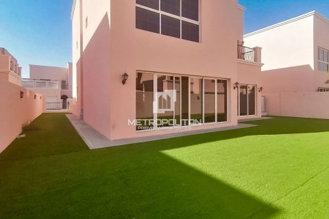 Villa en Nadd Al Sheba, Dubai, 4 dormitorios, 354 m², № 73891 - foto 17