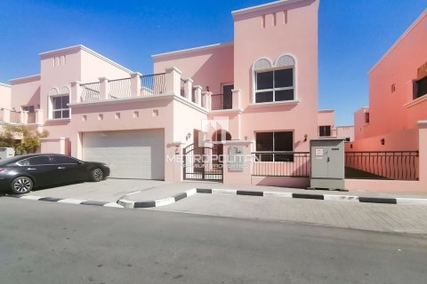 Villa à Nadd Al Sheba, Dubai, 4 chambres, 354 m², № 73891