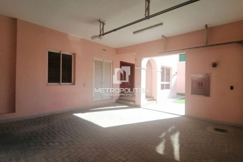 Villa en Nadd Al Sheba, Dubai, 4 dormitorios, 354 m², № 73891 - foto 23