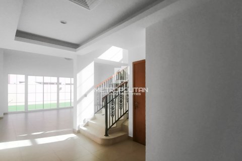 Villa en Nadd Al Sheba, Dubai, 4 dormitorios, 354 m², № 73891 - foto 11