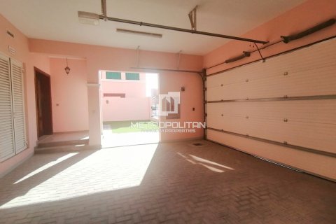 Villa en Nadd Al Sheba, Dubai, 4 dormitorios, 354 m², № 73891 - foto 22