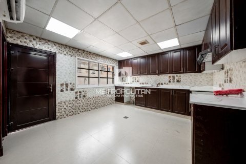 Villa en Al Barsha, Dubai, 9 dormitorios, 762 m², № 73514 - foto 29
