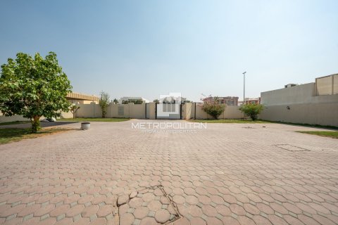 Villa en Al Barsha, Dubai, 9 dormitorios, 762 m², № 73514 - foto 9