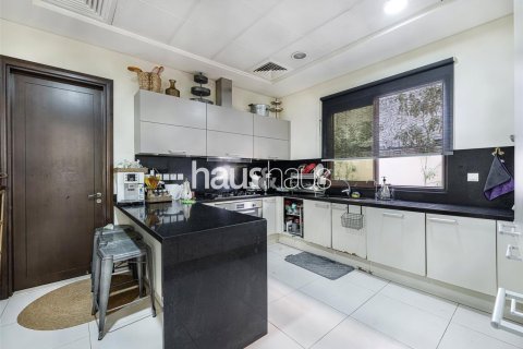 Villa in Meydan, Dubai 5 bedrooms, 915 sq.m. № 43373 - photo 21