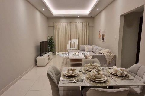 Apartamento en Dubai Sports City, Dubai, 2 dormitorios, 109 m², № 73713