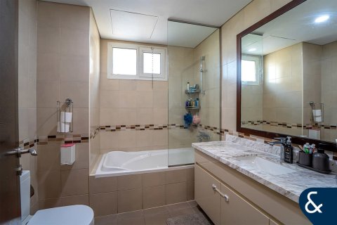 Купить квартиру в Living Legends, Дубай: 3 спальни, 168м², № 78683 - фото 13