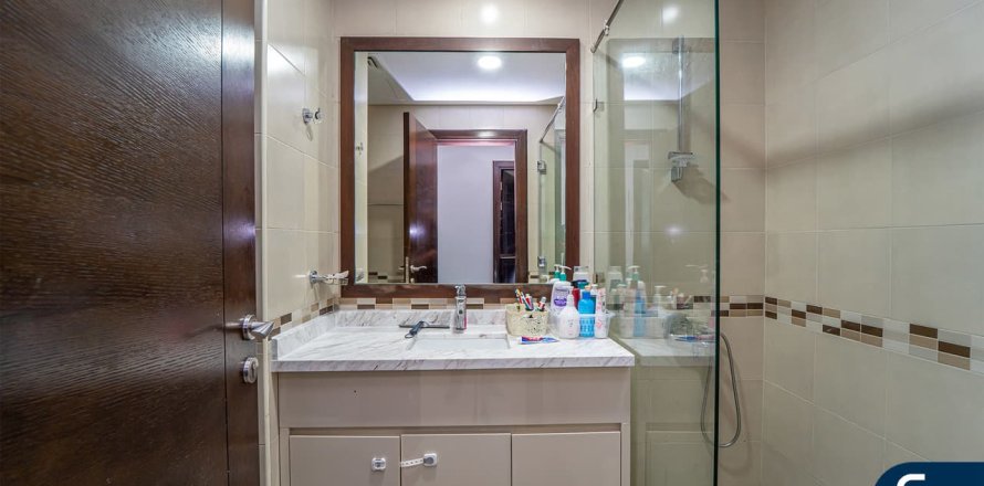 Квартира в Living Legends, Дубай, 3 спальни, 168м², № 78683