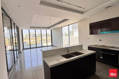 Villa in Dubai 7 bedrooms, 519 sq.m. № 114143