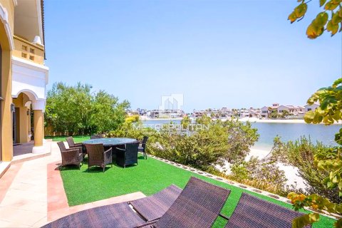 Villa in Garden Homes, Palm Jumeirah, Dubai 4 bedrooms, 465 sq.m. № 72896