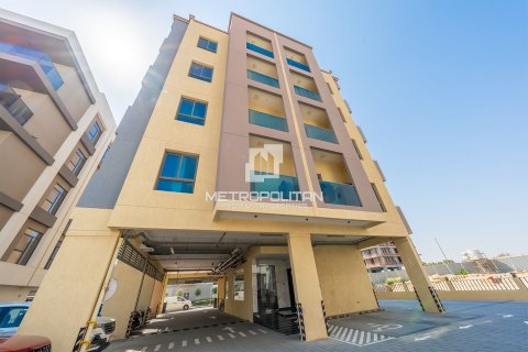 Commercial property in Dubai Land, Dubai 12 bedrooms, 750 sq.m. № 73610