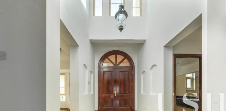 Вилла в Jumeirah Islands, Дубай, 4 спальни, 1004м², № 39216