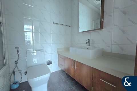 Apartment in Dubai Marina, Dubai 2 bedrooms, 125 sq.m. № 91328 - photo 11