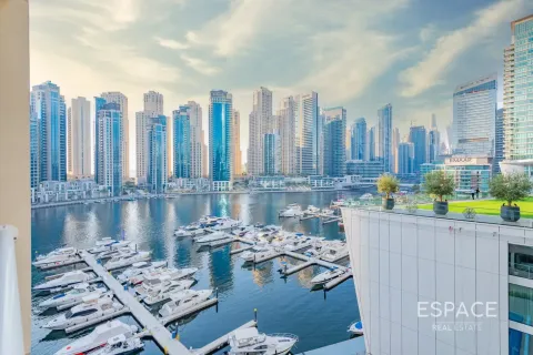 Apartment in Dubai Marina, Dubai 2 bedrooms, 165 sq.m. № 122283