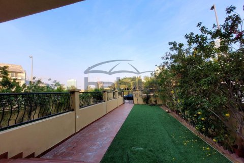 Villa à Jumeirah Village Circle, Dubai, 4 chambres, 390.2 m², № 7648