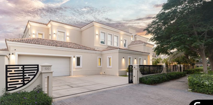 Villa in Arabian Ranches, Dubai 7 bedrooms, 1555 sq.m. № 75855