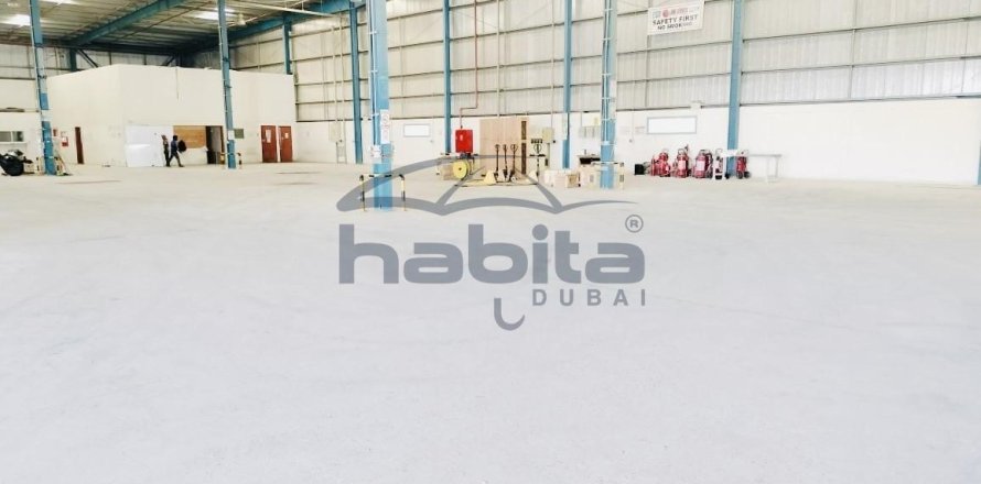 Warehouse in Jebel Ali, Dubai 5574.1 sq.m. № 7729