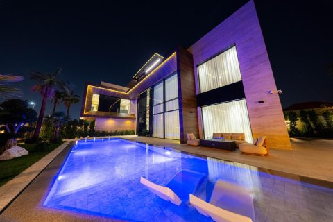 Villa in Jumeirah, Dubai 6 bedrooms, 1263.76 sq.m. № 133905 - photo 3