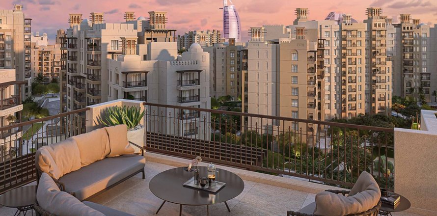 Квартира в Умм-Сукейме, Дубай, 4 спальни, 255м², № 120535