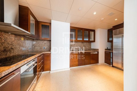 Apartment in Downtown Dubai (Downtown Burj Dubai), Dubai 2 bedrooms, 178.84 sq.m. № 138371 - photo 5