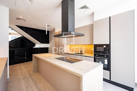 Снять в аренду таунхаус в Аль-Барари, Дубай: 4 спальни, 180.23м², № 129312 - фото 13
