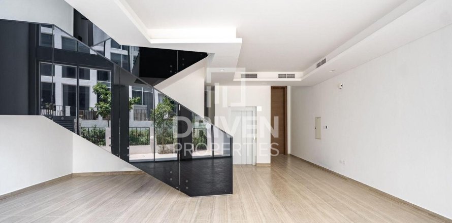 Таунхаус в Аль-Барари, Дубай, 4 спальни, 180.23м², № 129312